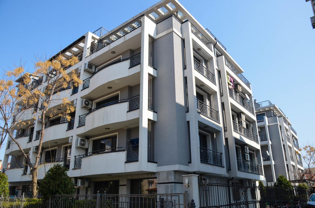 Ivanovi Apartments Бургас Экстерьер фото