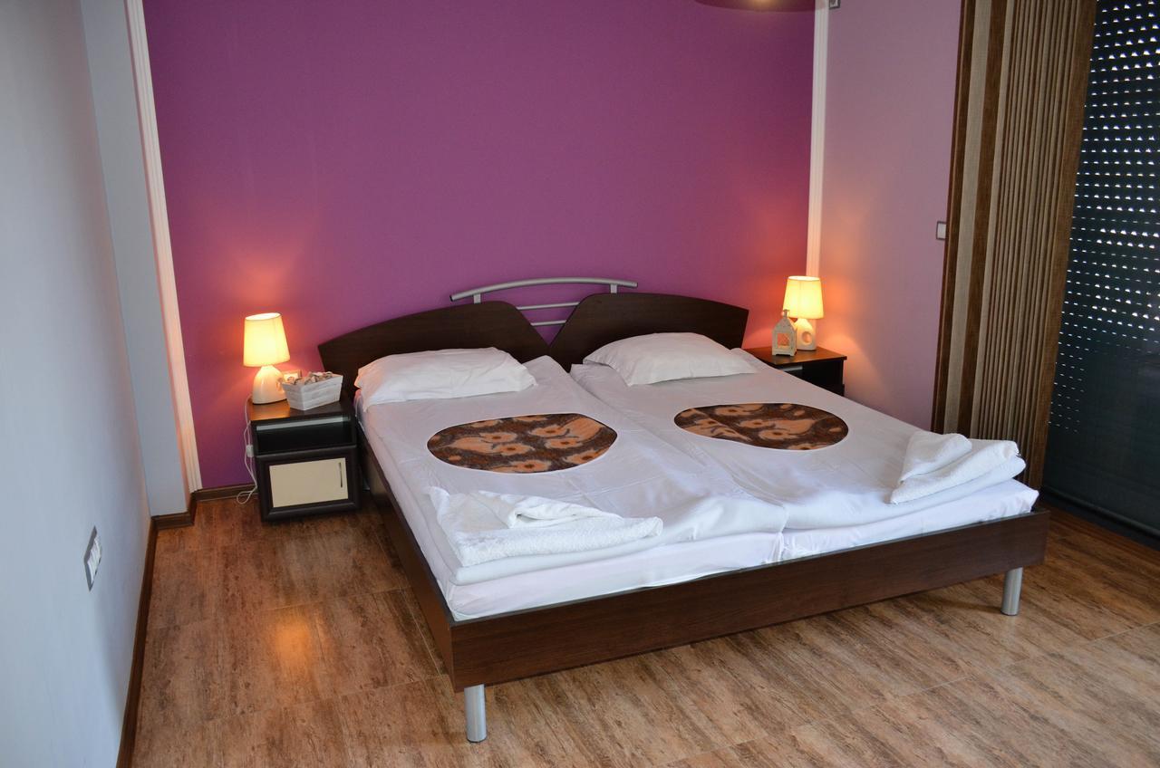 Ivanovi Apartments Бургас Экстерьер фото