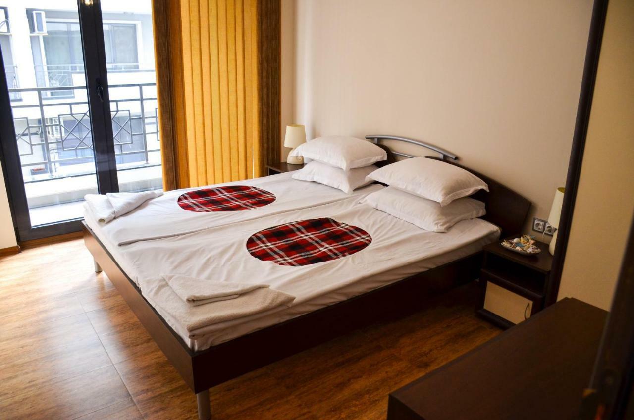 Ivanovi Apartments Бургас Экстерьер фото